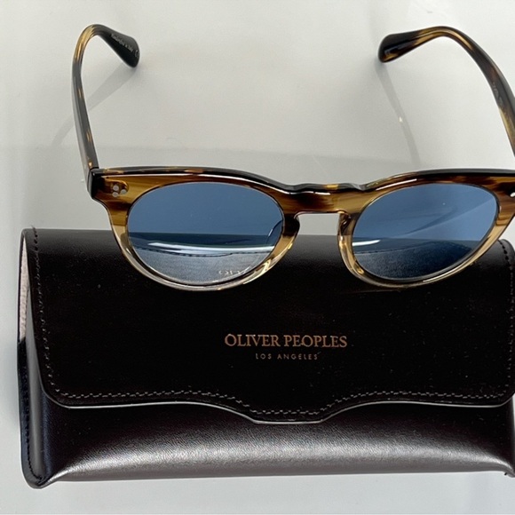 Oliver People's Lewen Sunglasses.
Zero Scratches - Picture 2 of 6